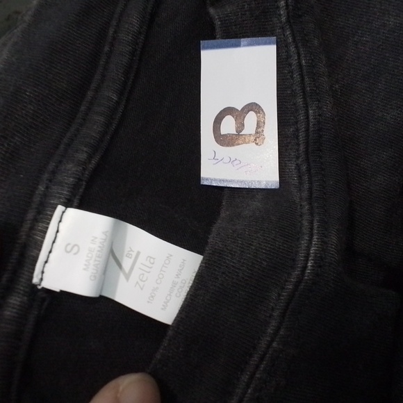 Zella Long Sleeve Thumb Holes Rounded Hem Washed Black Tee {A}{B} - Picture 6 of 9